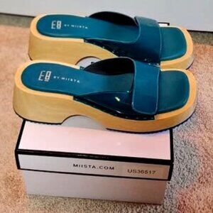 Miista Womans Mules, sanah green, US size 8